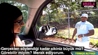 Açık Havada Güzel Kızları Tutkuyla Siken Azgın Gençler Çok Şanslı