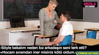 Sevgilisinin Üvey Annesinin Cazibesine Çok Kolay Kapıldı