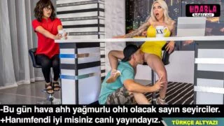 Masaja Getirdiği Sevgilisini Kaptırmamak İçin Gruba Giren Zenci